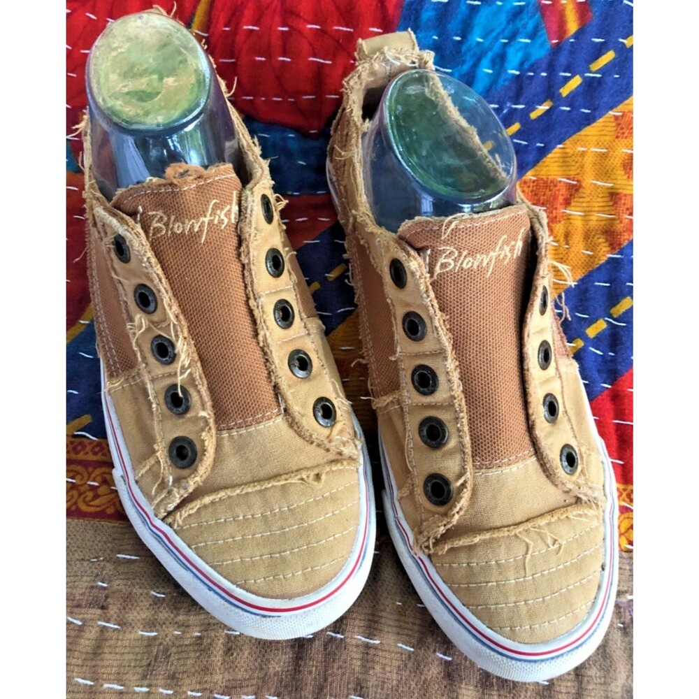 Blowfish Malibu Slip-on no lace Sneakers Distressed  Caramel Sz 6